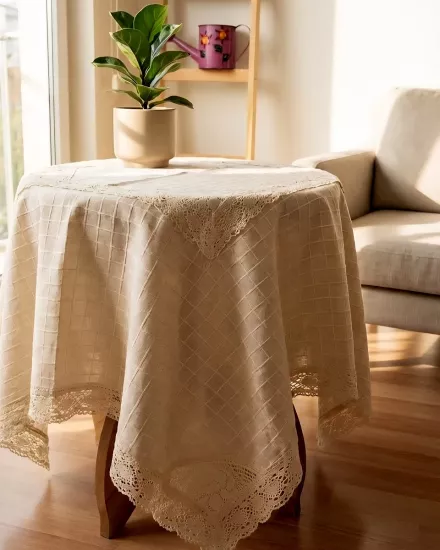 Aralı monika fiskos örtüsü